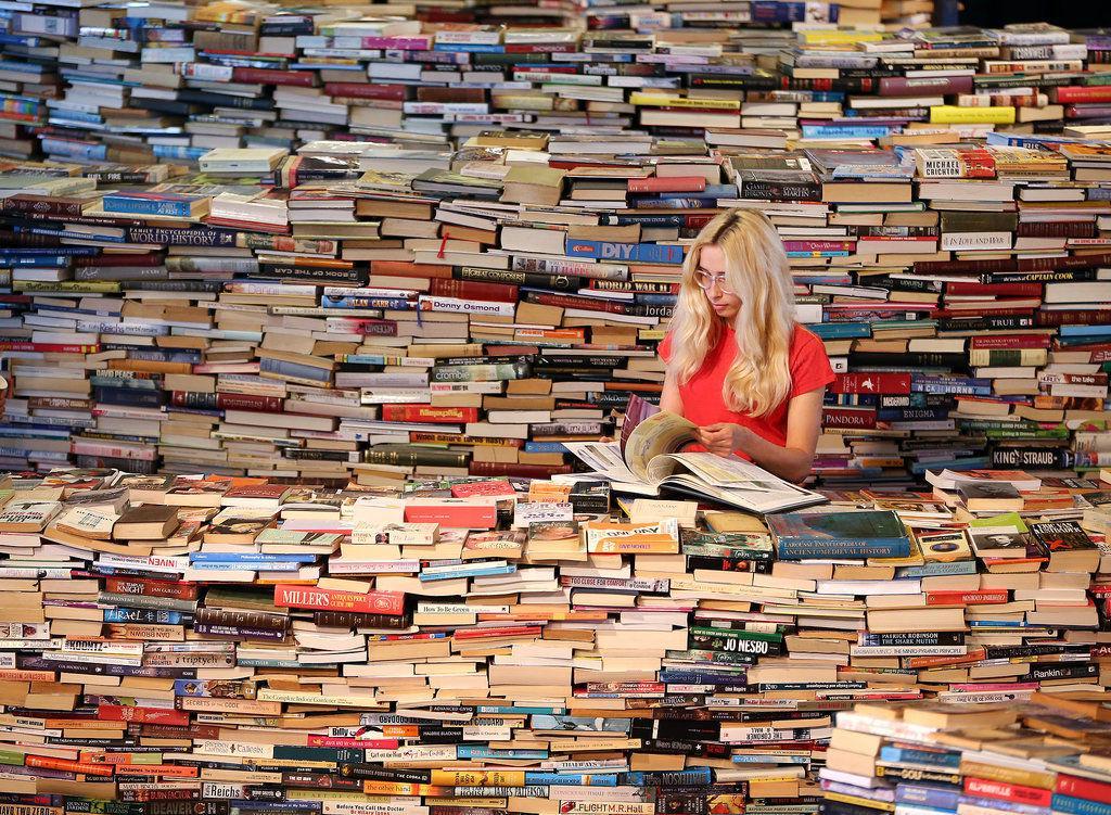http://cdn.idntimes.com/content-images/post/20151218/signs-youre-addicted-reading-0a8468344803ea2cf34c89d6e6589bf2.jpg