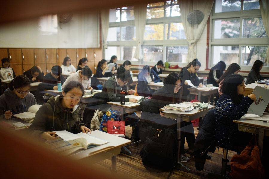 https://cdn.idntimes.com/content-images/post/20170510/skorea-exam-custom-36e80c33627f81e90d3492dc9042098ba9eee304-s900-c85-6574a03d4c464a77093d6e52320d08d7.jpg