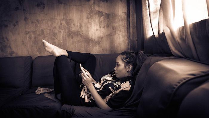 http://cdn.idntimes.com/content-images/post/20150924/smartphone-addict-asia-kakatu.jpg
