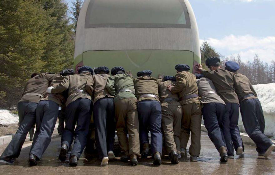 https://cdn.idntimes.com/content-images/post/20180119/smuggled-out-photos-north-korea-eric-lafforgue-5a4f2f6539c15-880-d9e46899ae317f212e28ba306bd73cfb.jpg