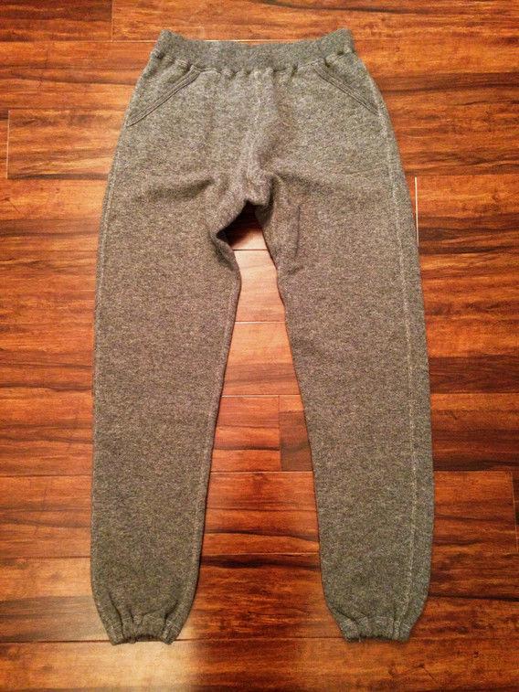http://cdn.idntimes.com/content-images/post/20160317/sweatpants-89c542e9e66d196b84d1d84f4d1999f6.jpg