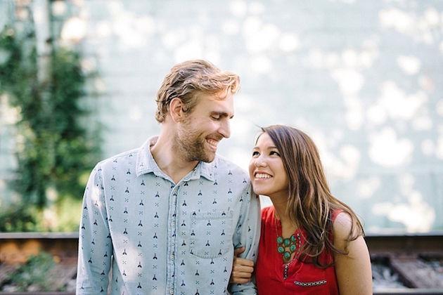 http://cdn.idntimes.com/content-images/post/20160414/sweet-engagement-shoot-lauren-love-photography-bridal-musings-wedding-blog-4-0e0c036834241b53f1215aba0b9b18d2.jpg