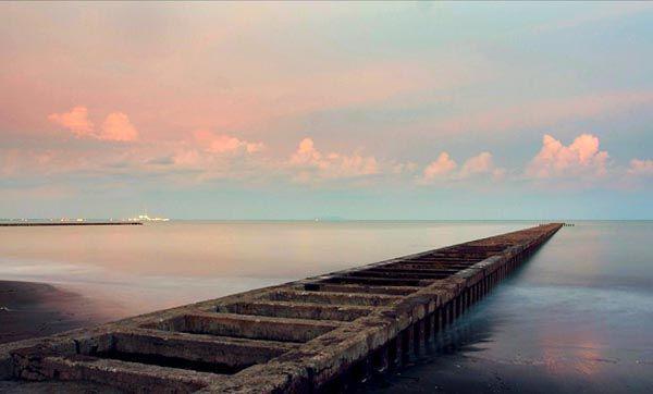 http://cdn.idntimes.com/content-images/post/20151201/teluk-penyu-trendwisata-597ba50faf0e3a3cba49f0d08d532eb8.jpg