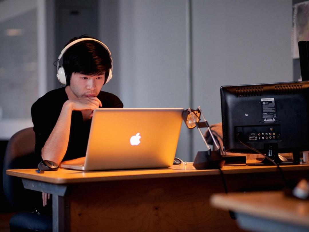 https://cdn.idntimes.com/content-images/post/20171205/the-best-music-to-listen-to-for-optimal-productivity-according-to-science-4d2feeef578a7d967fb3110f1ea36c5e.jpg