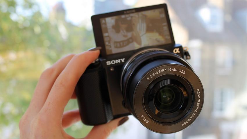 https://cdn.idntimes.com/content-images/post/20170510/tips-beli-mirrorless-4-acd0c9792ba6cc9effeabe6a21f77b45.jpg