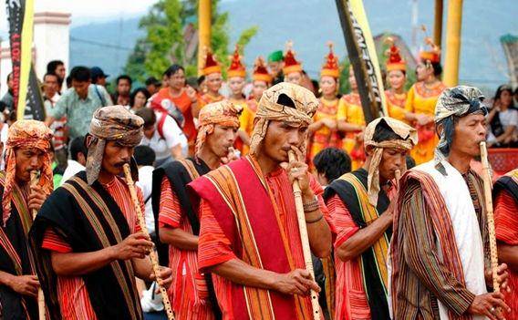 http://cdn.idntimes.com/content-images/post/20151221/toraja-portalsolata-55bcc14d7bf35161f5ef18aa792bf298.jpg
