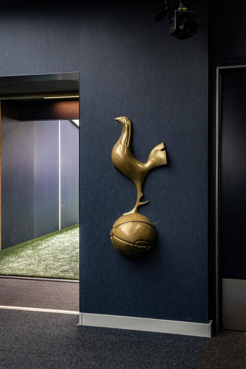 Ilustrasi logo Tottenham Hotspur (unsplash.com/Winston Tjia)
