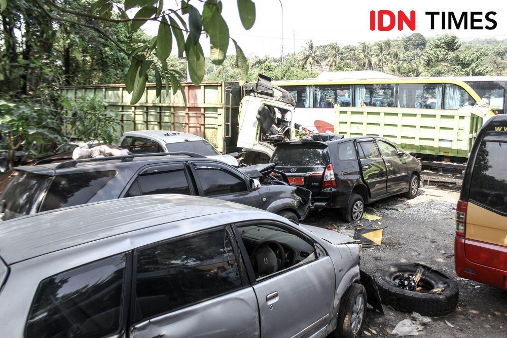 https://cdn.idntimes.com/content-images/post/20190601/tumpukan-mobil-sisa-kecelakaan-di-sepanjang-purwakarta-tol-purbaleunyi-8144-0169237b6e557231dac785eefb4607ea.jpg