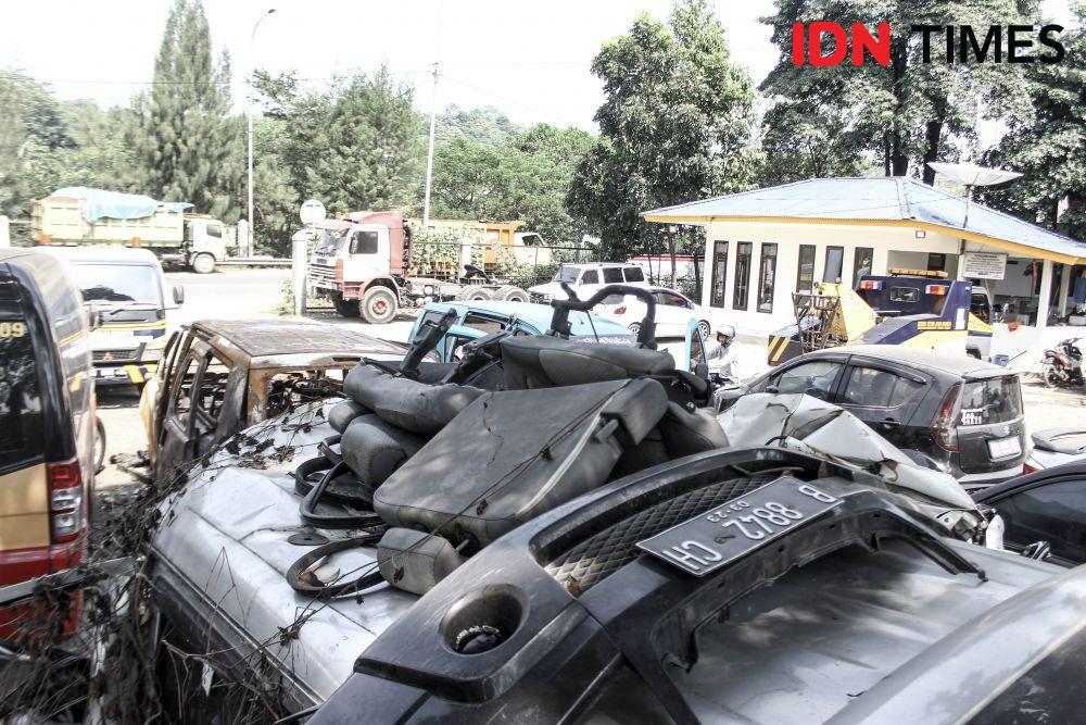 https://cdn.idntimes.com/content-images/post/20190601/tumpukan-mobil-sisa-kecelakaan-di-sepanjang-purwakarta-tol-purbaleunyi-8148-2a332d11841ce4ff4908b903d2295194.jpg