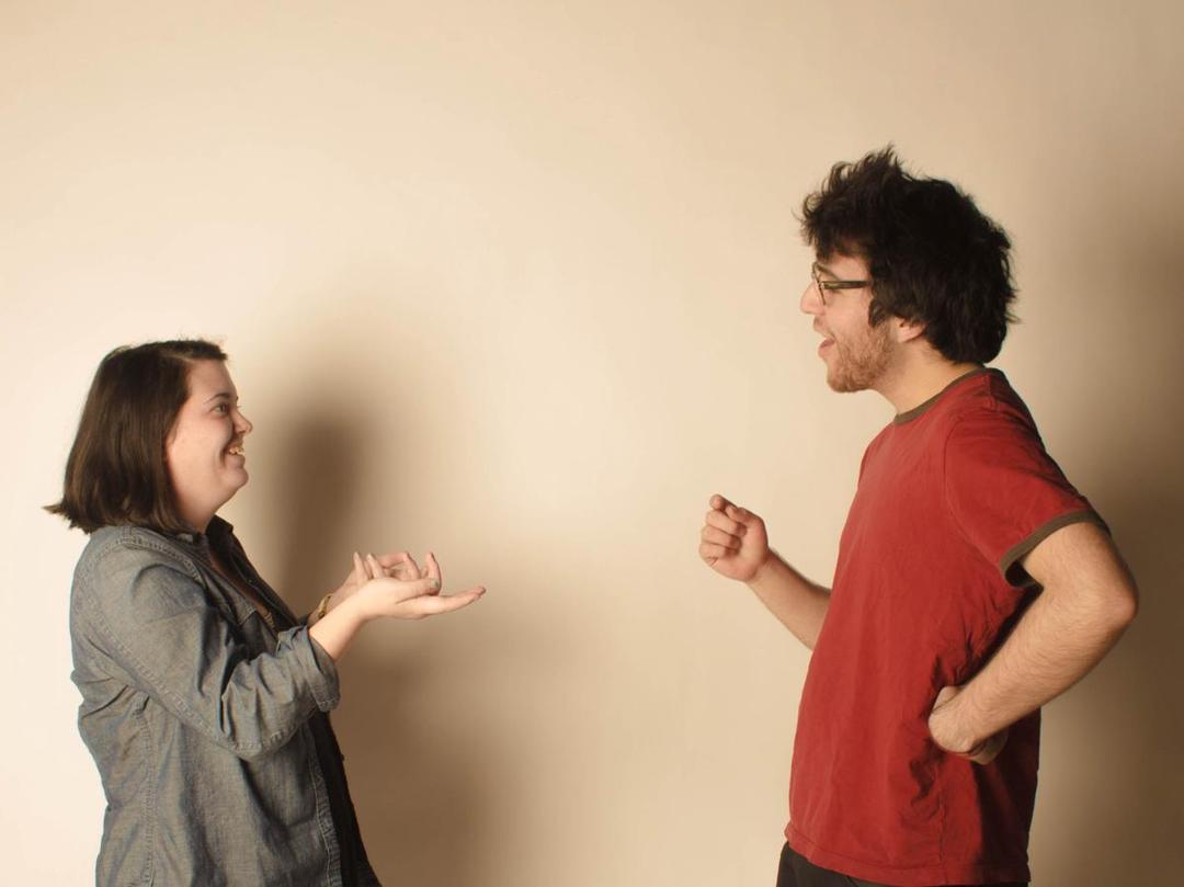 https://cdn.idntimes.com/content-images/post/20161026/two-young-people-demonstrating-a-lively-conversation-45838436d691b7fee396f30b695f0020.jpg