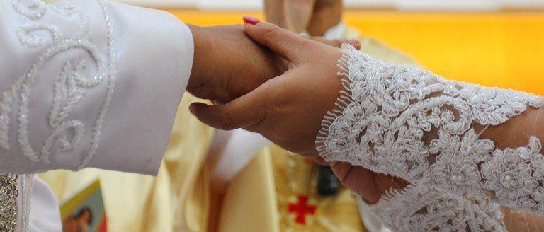 http://cdn.idntimes.com/content-images/post/20151126/wedding-1-f369c5089e27588d240658cd8fb57eea.JPG