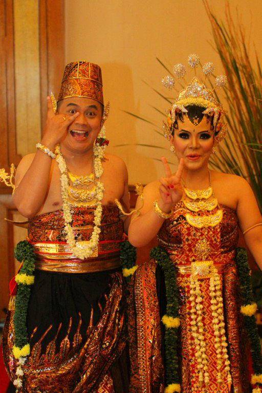 http://cdn.idntimes.com/content-images/post/20151126/wedding-2-96fa330726e33b94ede520ecae1b2cb3.JPG