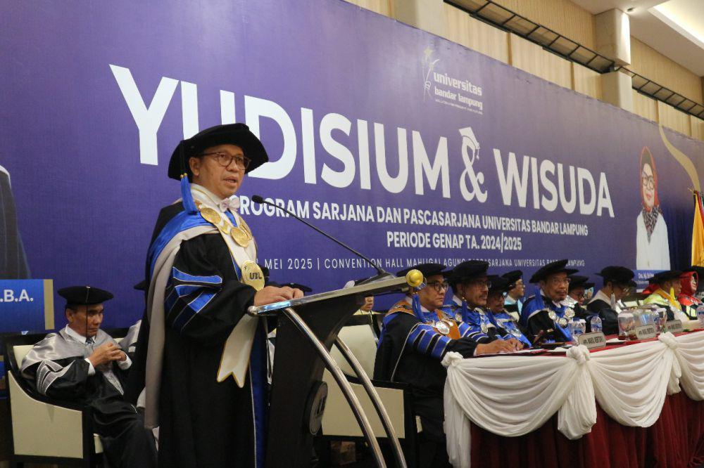 Penuh Haru! 802 Mahasiswa UBL Diwisuda, Ini Pesan Rektor