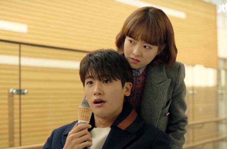 https://cdn.idntimes.com/content-images/post/20170418/wheel-chair-min-hyuk-011e583d806a1d321b838d5bbe9930f2.jpg