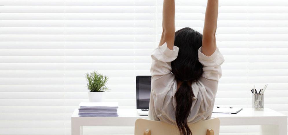 http://cdn.idntimes.com/content-images/post/20160321/womanstretchingatdesk-850x400-ca5ec28d4bd86696b8d1f48547c6827c.jpg