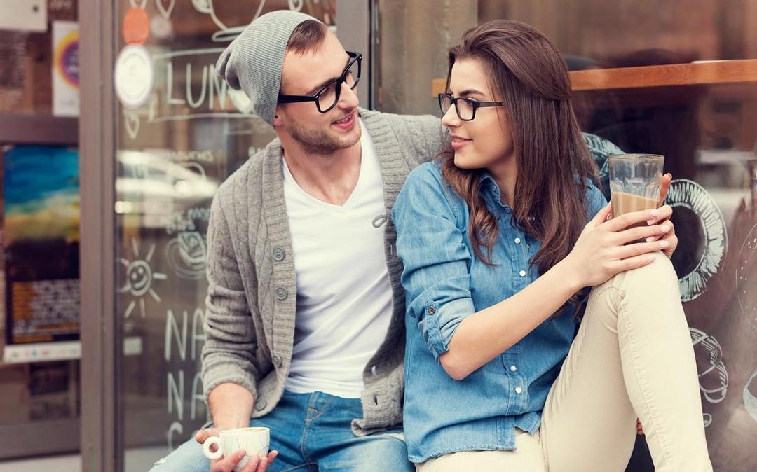 https://cdn.idntimes.com/content-images/post/20170510/young-couple-spending-time-together-cb76585ae09c8580753164fd96a9c6cb.jpg