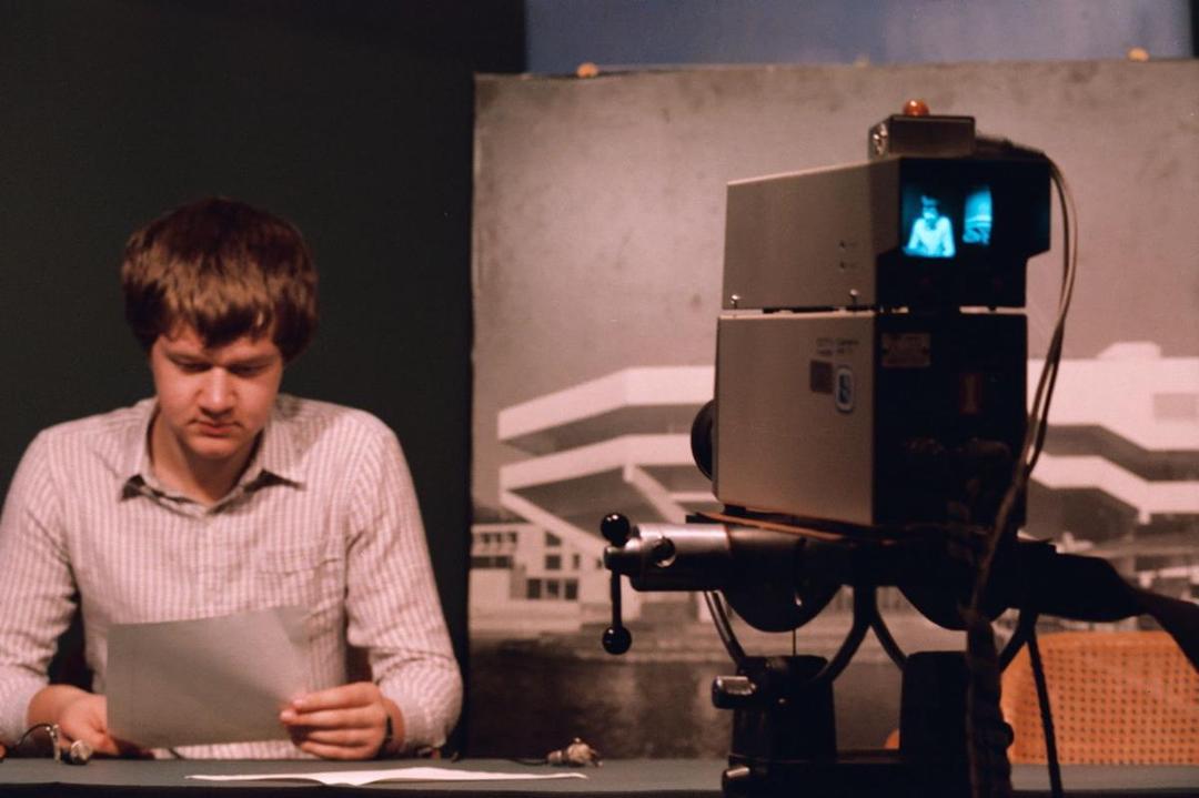 http://cdn.idntimes.com/content-images/post/20160521/ystv-newsreader-1985-c0bd6347ade189dc16e48e2359e37ce9.jpg