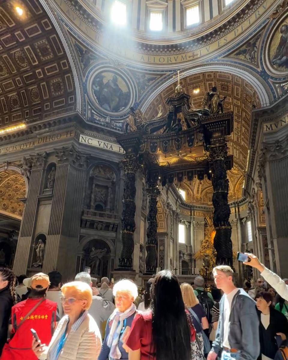Jess No Limit dan Sisca Kohl kunjungi Saint Peter's Basilica (instagram.com/jessnolimit)