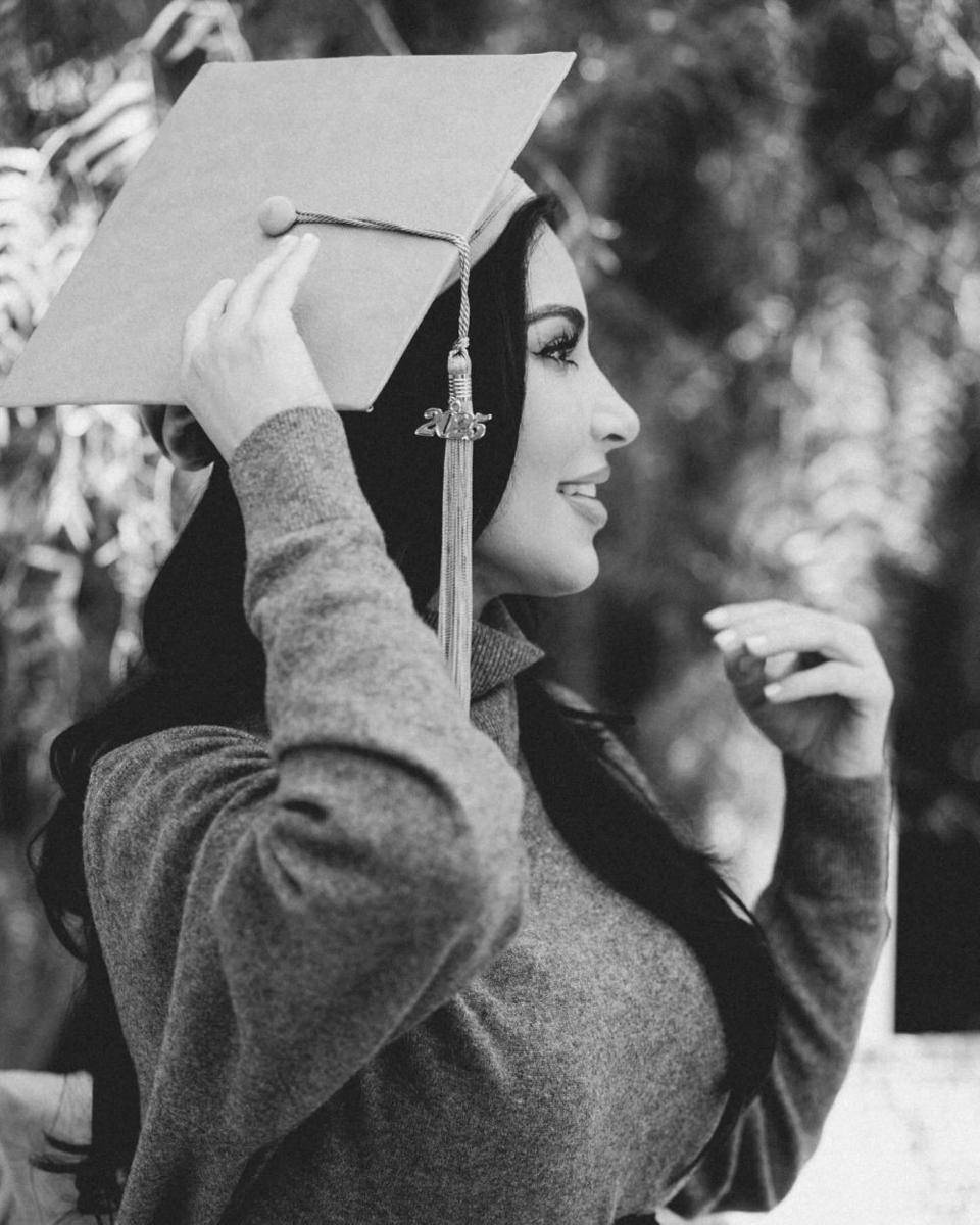 Kim Kardashian lulus sekolah hukum (instagram.com/kimkardashian)