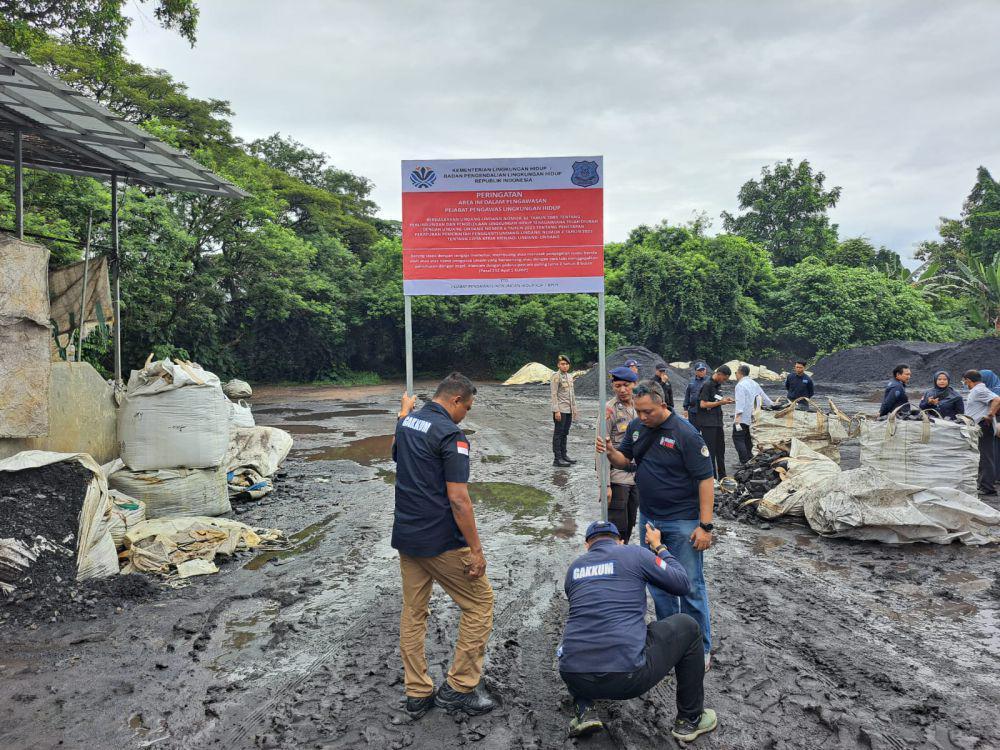 Pabrik Bahan Pewarna di Tangerang Diduga Buang Limbah ke Kali Cilongok
