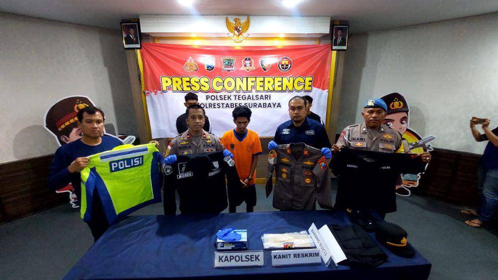 Pelaku polisi gadungan ditangkap polisi. (Dok. Polsek Tegalsari)