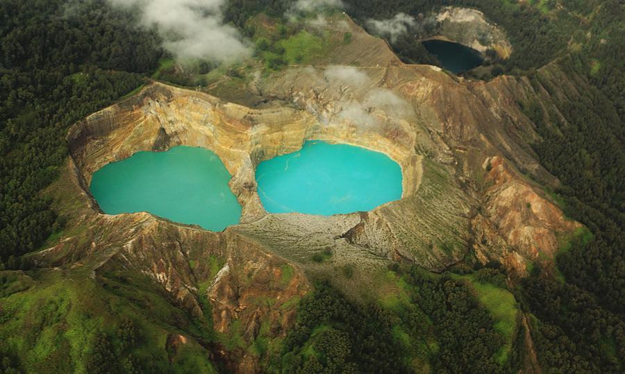 https://cdn.idntimes.com/content-images/post/20171124/1d4cd-danau-kelimutu-4-b482de91ca64ed3e49cab96fba0a6891.jpg