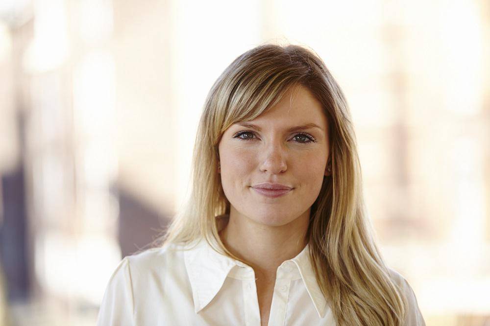 https://cdn.idntimes.com/content-images/post/20170105/2014-05-29-chloeheadshot2-5523488258ea8667faed693b006a1dcd.jpg