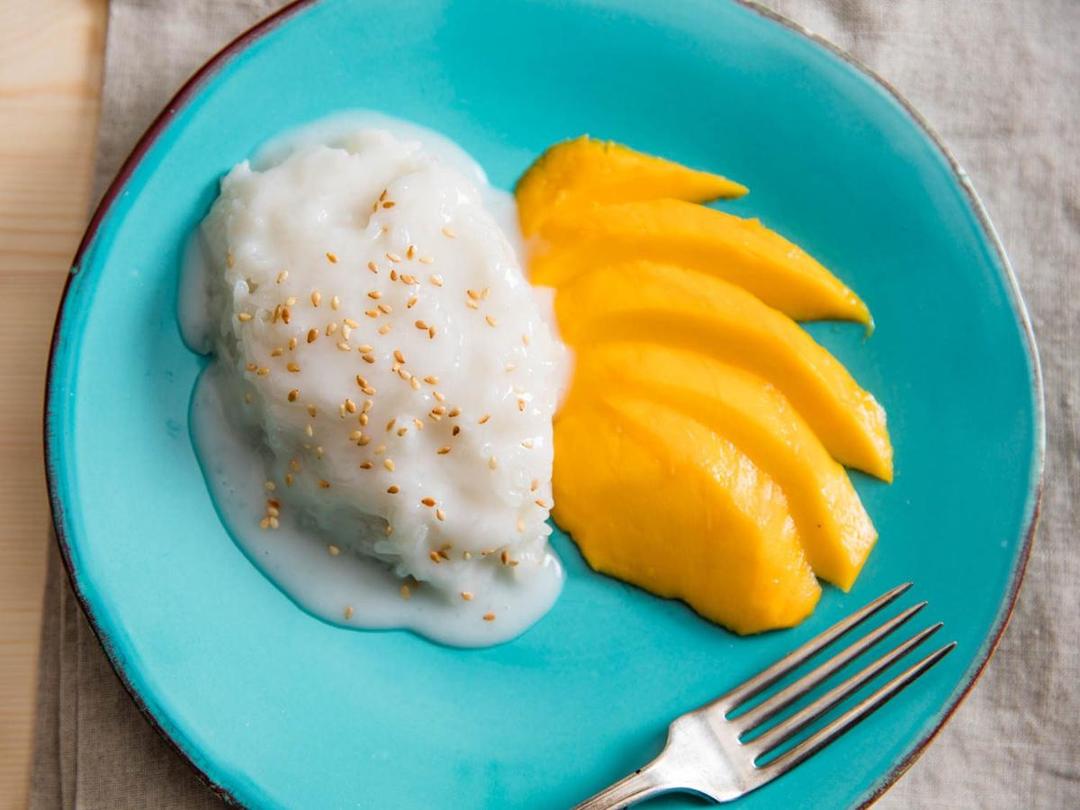 https://cdn.idntimes.com/content-images/post/20180426/20160323-mango-sticky-rice-vicky-wasik-5-1500x1125-a51bf2f26144d828cb28892fa1fbf6d9.jpg