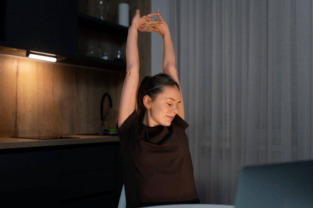 ilustrasi perempuan stretching