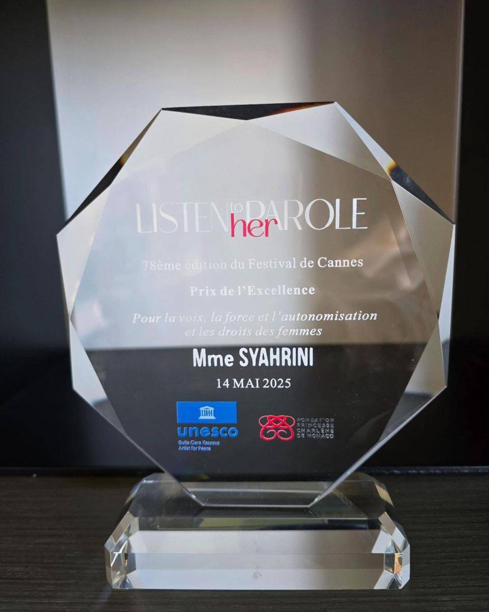 Syahrini dapat penghargaan di Cannes 2025 (instagram.com/reinobarack)