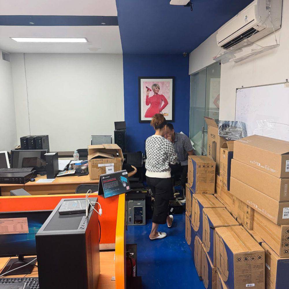 Inul 20 tahun kerja kantoran (Instagram.com/inul.d)