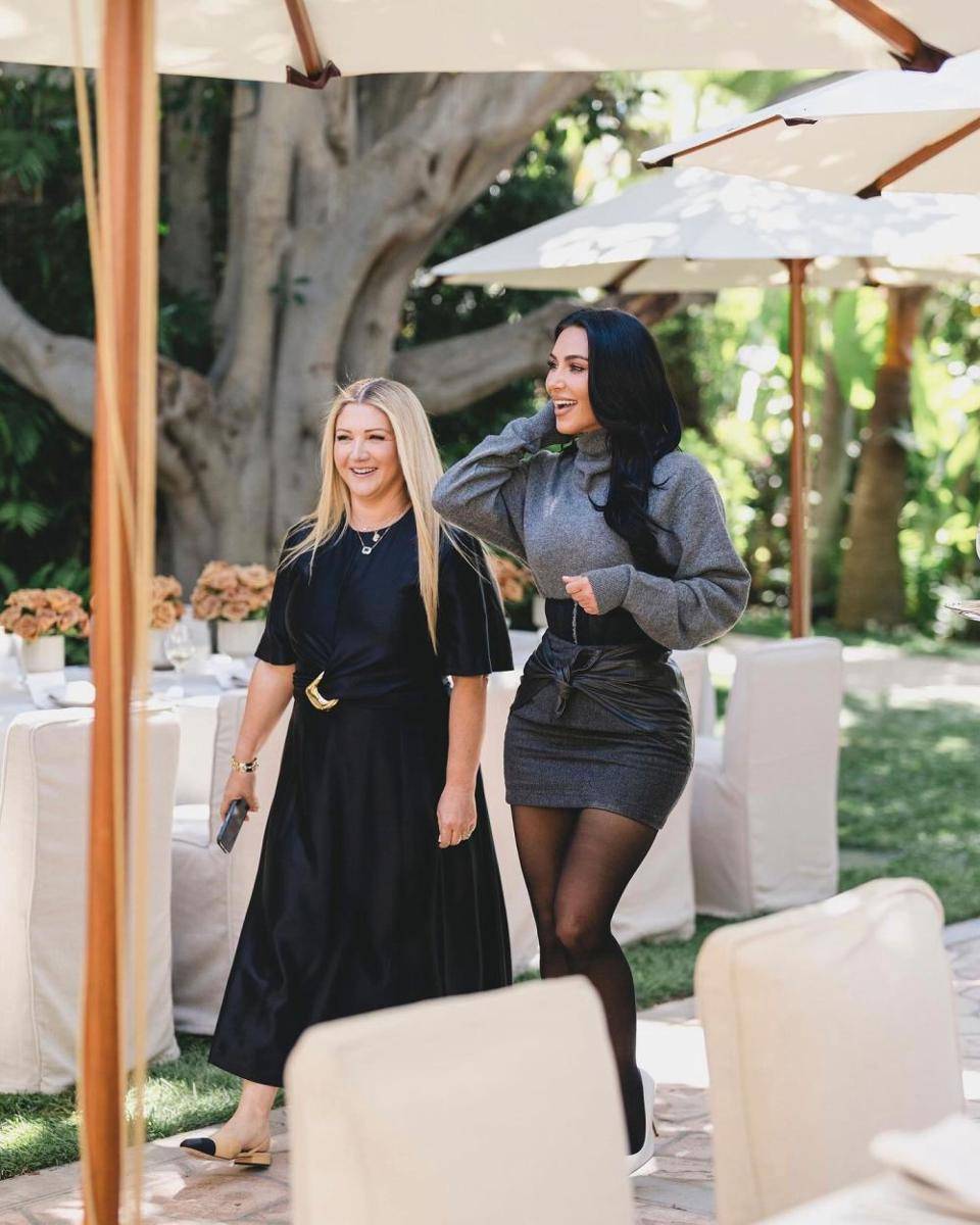 Kim Kardashian lulus sekolah hukum (instagram.com/kimkardashian)