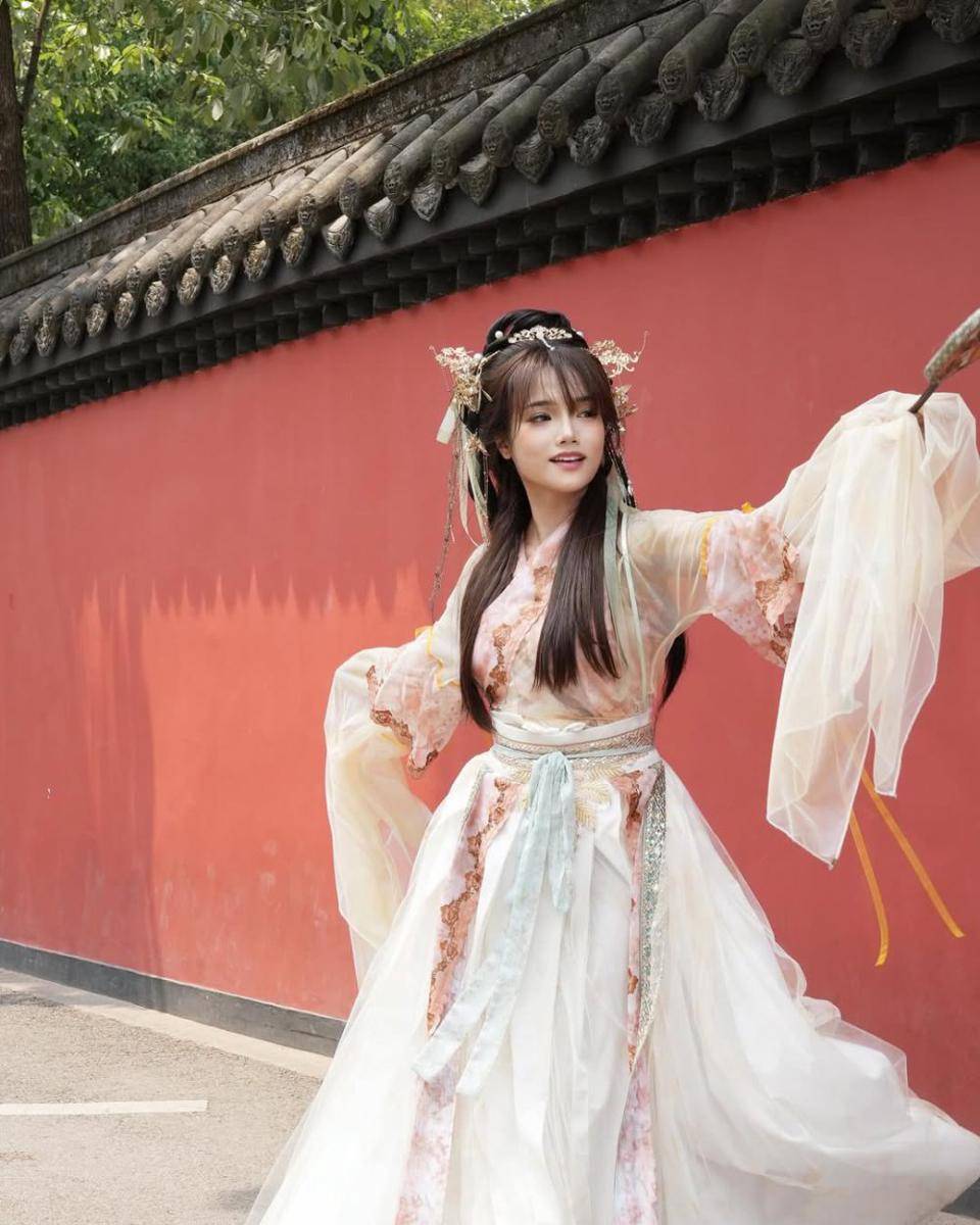 potret Fuji pakai busana tradisional China (instagram.com/fuji_an)