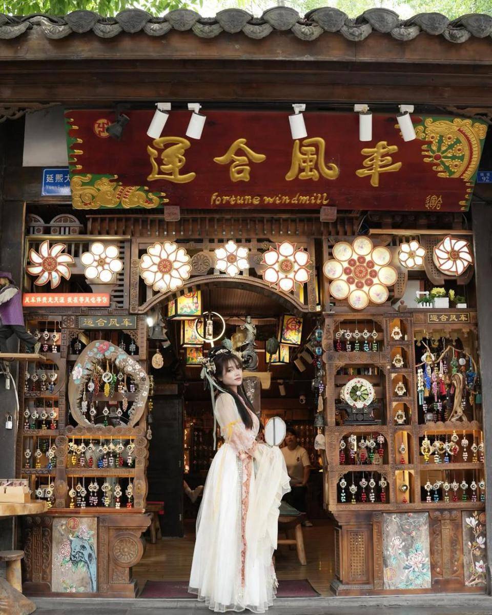 potret Fuji pakai busana tradisional China (instagram.com/fuji_an)