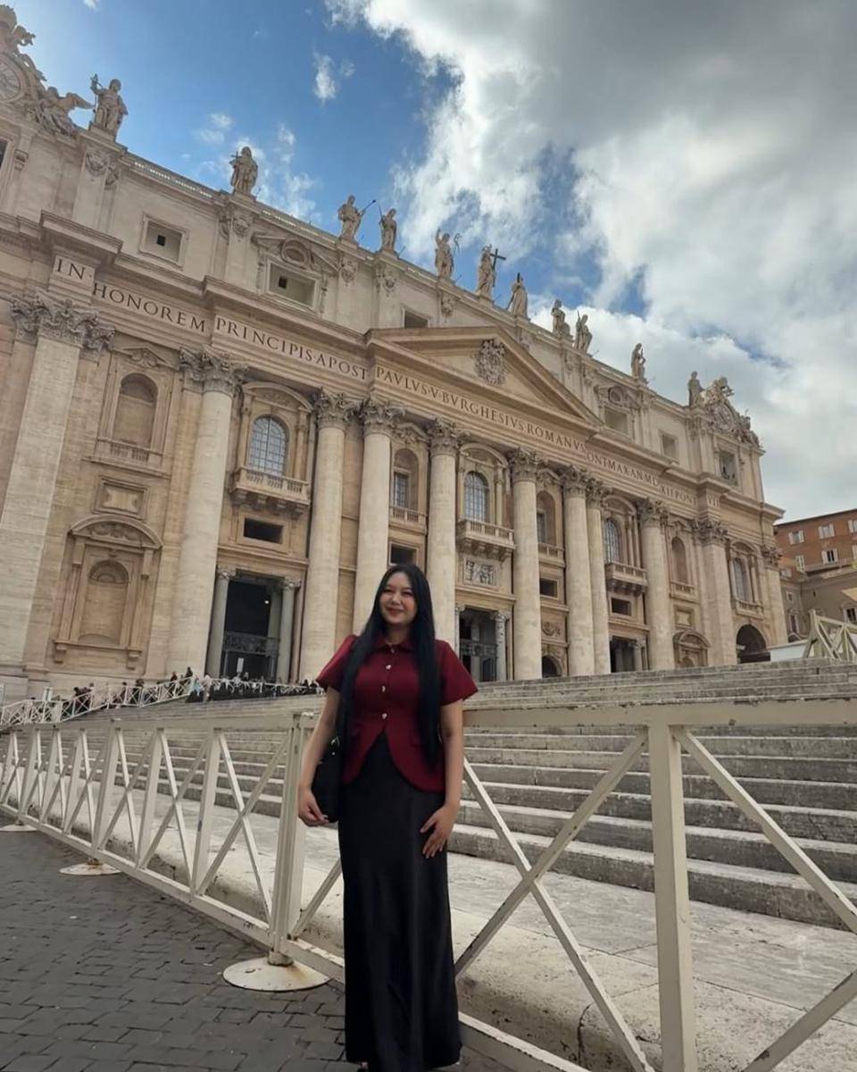 Jess No Limit dan Sisca Kohl kunjungi Saint Peter's Basilica (instagram.com/jessnolimit)