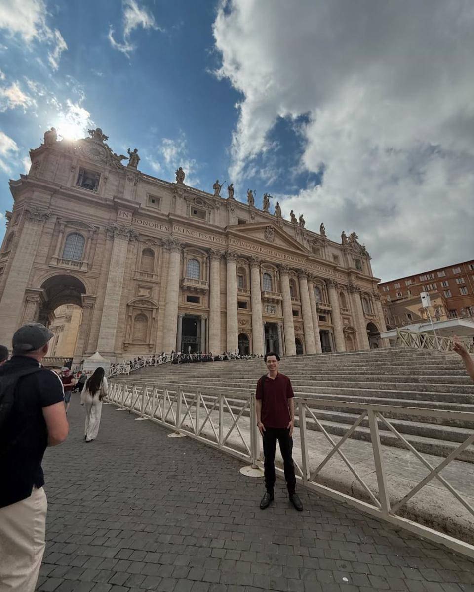 Jess No Limit dan Sisca Kohl kunjungi Saint Peter's Basilica (instagram.com/jessnolimit)