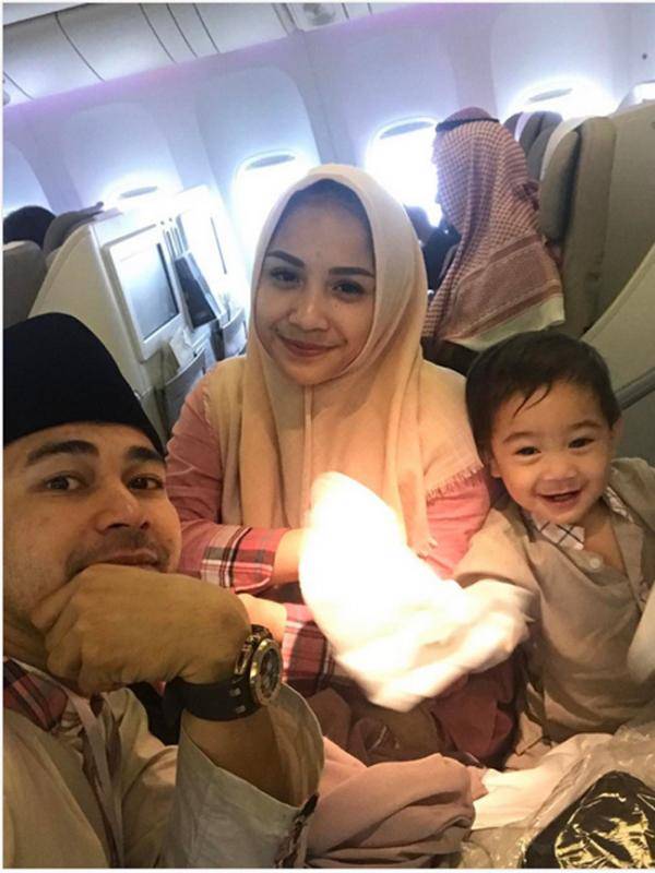 https://cdn.idntimes.com/content-images/post/20180511/9-raffi-nagita-1717-e4e05351e35504d4df968dd10d85afdb.jpg