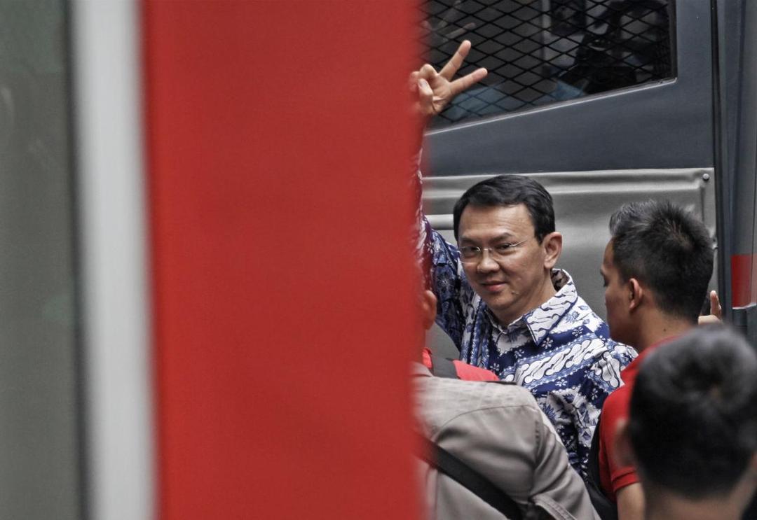 https://cdn.idntimes.com/content-images/post/20170509/antarafoto-ahok-ditahan-090517-adm-1-52afab08851a2697be1340779d58b8ba.jpg