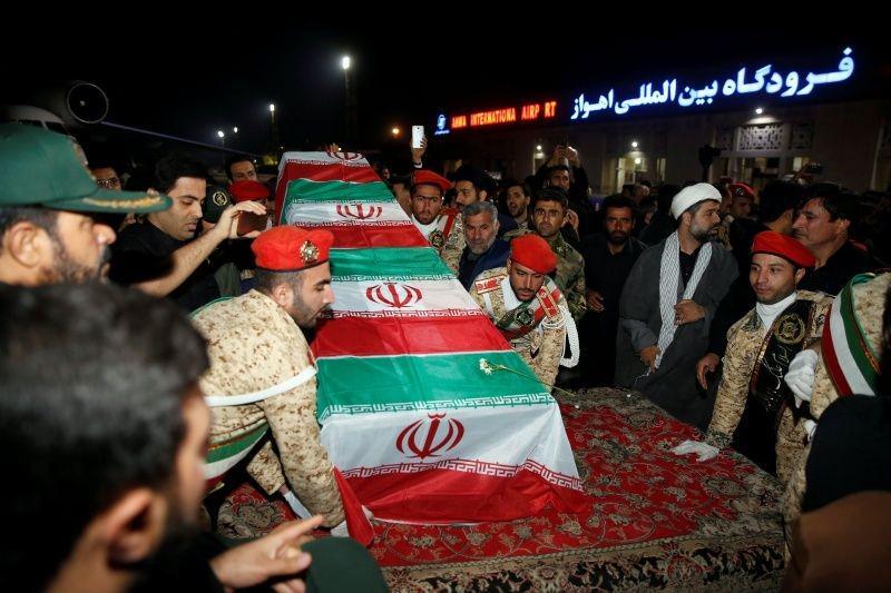 https://cdn.idntimes.com/content-images/post/20200106/antarafoto-iran-funeral-qassemsoleimani-qudsforce-05012020-3978f589466300cd04756332fce8e0b3.jpg