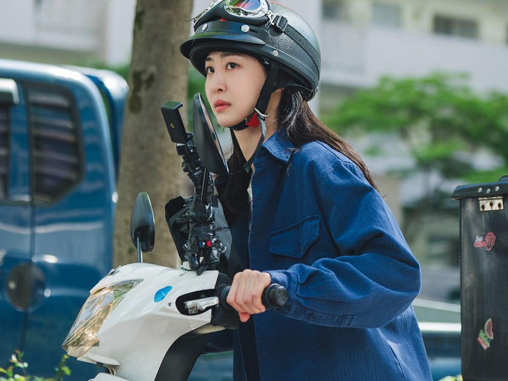 7 Still Cuts Kim Da Som dalam Drama Salon de Holmes, Informan Andal!