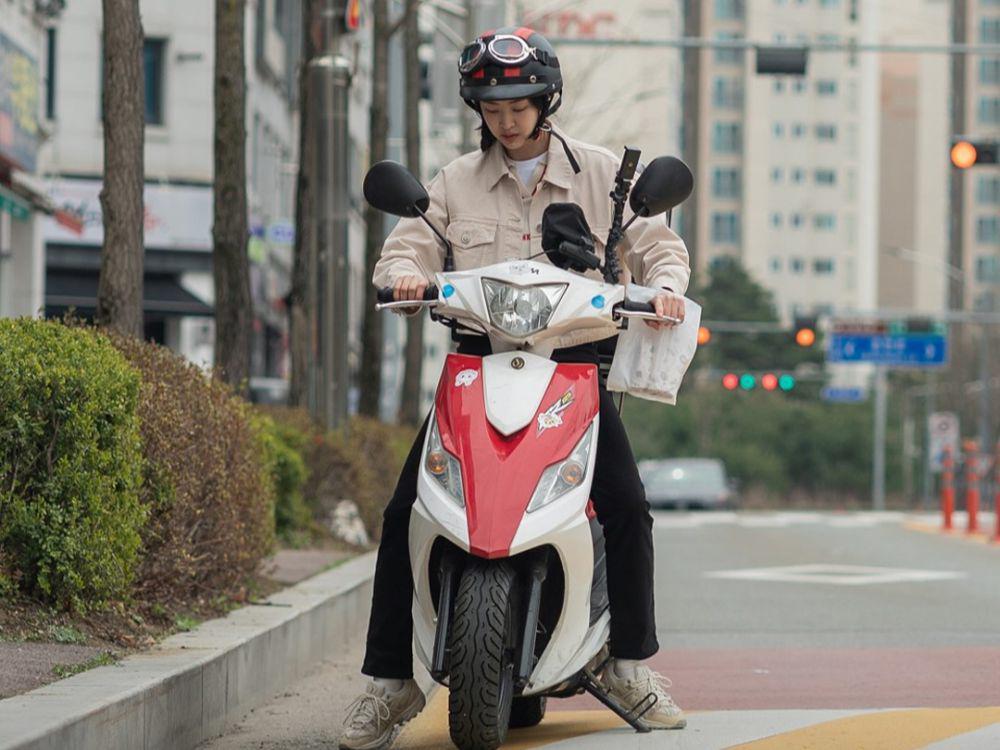 still cuts drama Salon De Holmes (instagram.com/channel.ena.d)