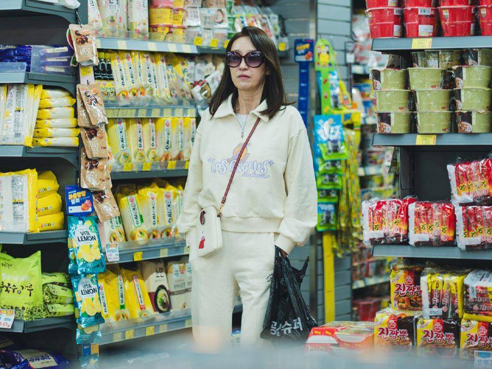 still cuts drama Salon De Holmes (instagram.com/channel.ena.d)