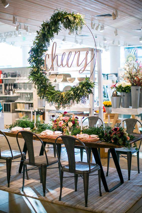 https://cdn.idntimes.com/content-images/post/20171122/cheers-floral-wreath-crate-barrel-d9e03b0f2e588a956e233669ac742fb8.jpg