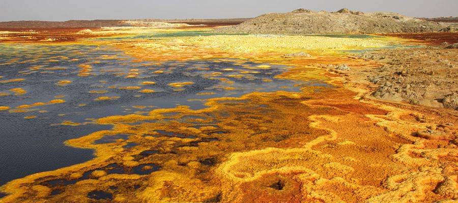 https://cdn.idntimes.com/content-images/post/20170414/danakil-depression-lake-aa56bd29b4d2216e2df12d2def2c18ce.jpg