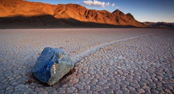 https://cdn.idntimes.com/content-images/post/20170414/death-valley-national-park-california-usa-600x324-675b8503562ab613694860387d38dfac.jpg