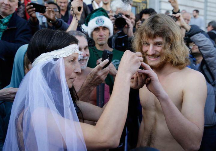 https://cdn.idntimes.com/content-images/post/20170210/fascinating-weddings-11-181cdd3e675fb0e6ce6bed5de40499b7.jpg