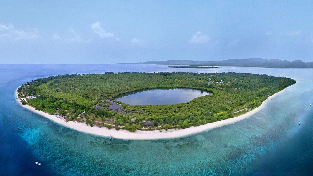 https://cdn.idntimes.com/content-images/post/20170928/gili-meno-254f4256ce26013dea81f0fea4365593.jpg