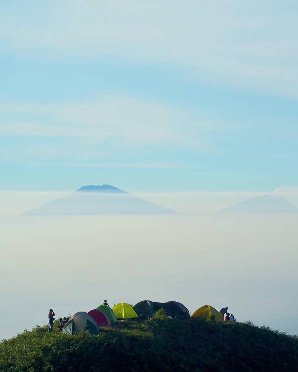 https://cdn.idntimes.com/content-images/post/20180402/gunung3-4ff13f174954094b34de44c52eabd09e.jpg