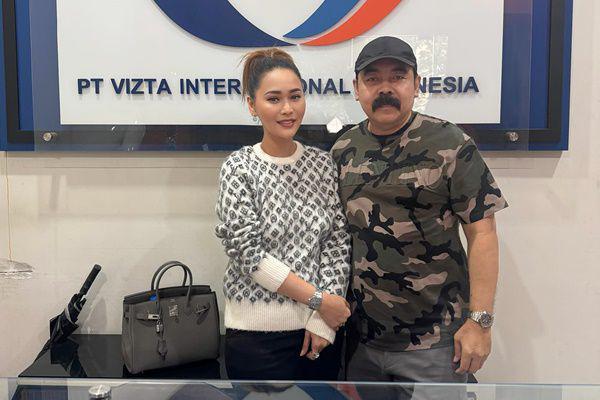 8 Potret Inul Daratista 20 Tahun Kerja Jadi Bos Karaoke, Jatuh Bangun