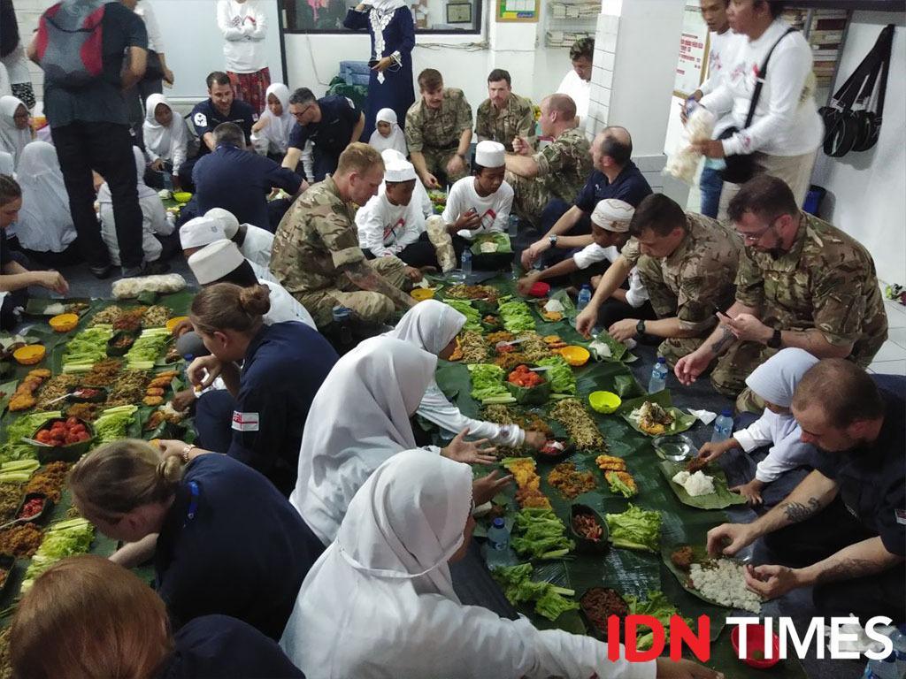 https://cdn.idntimes.com/content-images/post/20180423/hms-albion-13-6533496383ceac6ff47179ec0bf580b6.jpeg